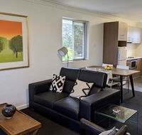 Superb 2 BR Apartment Minutes to CBD- Cen8 - Flights