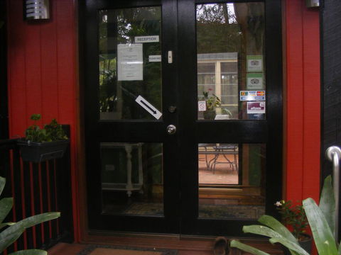 Tambaridge Bed & Breakfast - Flights 2