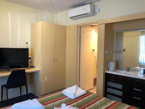 The Astor Suites - Flights 1