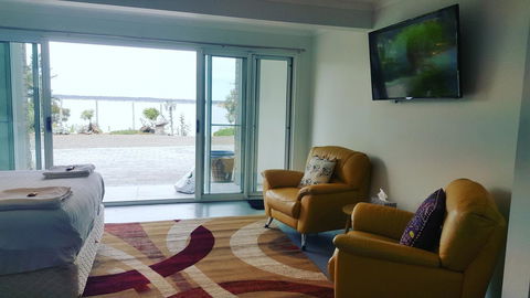 AppleBay Guest House - Flights 12
