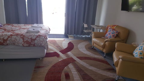 AppleBay Guest House - Flights 18