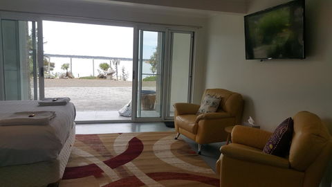 AppleBay Guest House - Flights 5