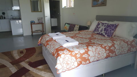 AppleBay Guest House - Flights 15