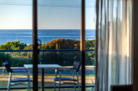 Beachfront Bicheno - Flights 21