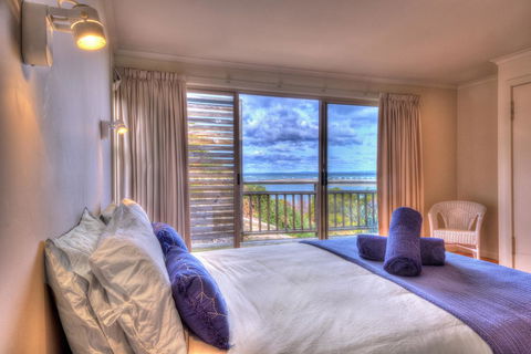 The Strand ~ On The Edge Of The Beach - Flights 2