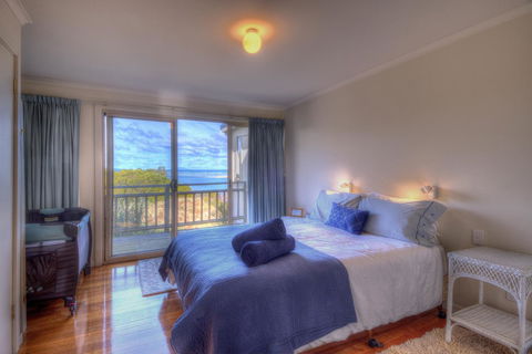 The Strand ~ On The Edge Of The Beach - Flights 4