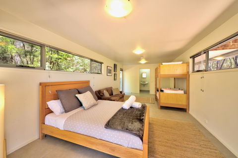 Freycinet Eco Luxe ~ Forest ~ Ocean ~ Mountain - Flights 5