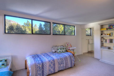 Cove Cottage - Flights 13