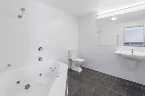 Travelodge Hotel Hobart Airport - Flights 11