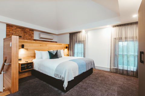 Maylands Lodge - Flights 2