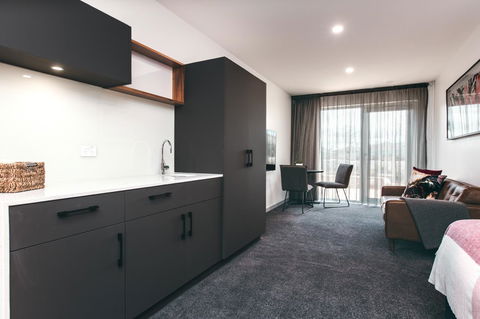 Maylands Lodge - Flights 39