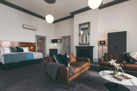 Maylands Lodge - Flights 23