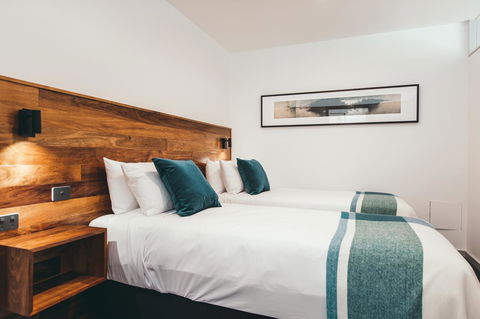 Maylands Lodge - Flights 30