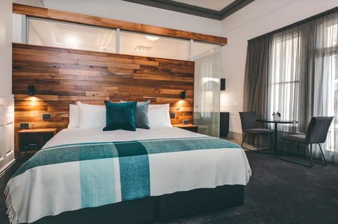 Maylands Lodge - Flights 40