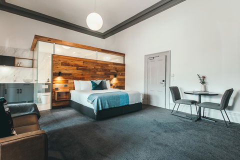 Maylands Lodge - Flights 4