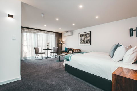 Maylands Lodge - Flights 26