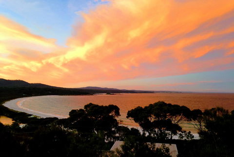 DOLPHIN LOOKOUT COTTAGE - Amazing Views Of The Bay Of Fires - Flights 0