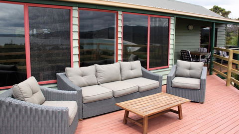 DOLPHIN LOOKOUT COTTAGE - Amazing Views Of The Bay Of Fires - Flights 7
