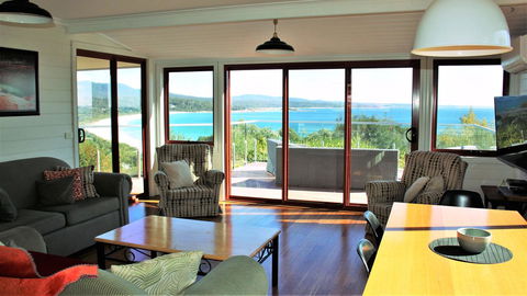 DOLPHIN LOOKOUT COTTAGE - Amazing Views Of The Bay Of Fires - Flights 1
