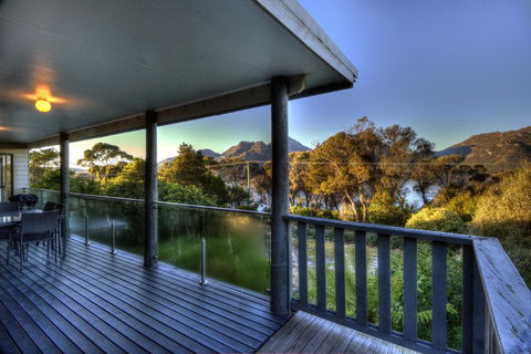 Cove Beach Apartment 2 - Flights 1