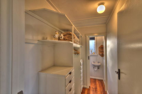 Cove Beach Apartment 2 - Flights 11