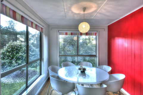Cove Beach Apartment 2 - Flights 12