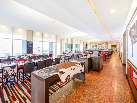 Novotel Melbourne Glen Waverley - Flights 13