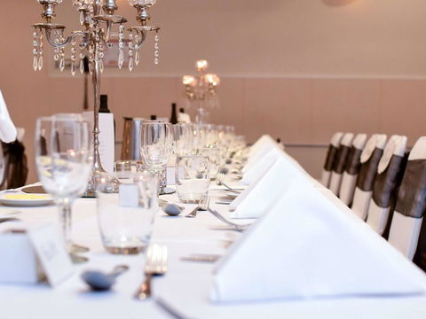 Novotel Melbourne Glen Waverley - Flights 21