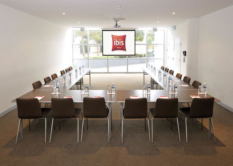 Ibis Melbourne - Glen Waverley - Flights 28