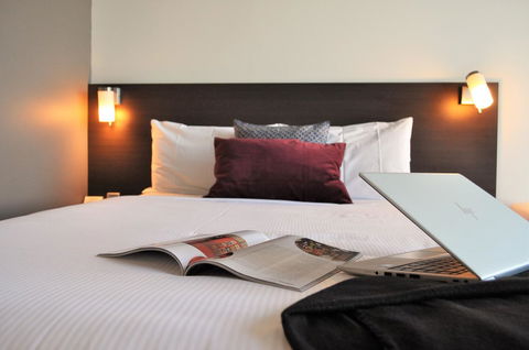 Ibis Melbourne - Glen Waverley - Flights 8