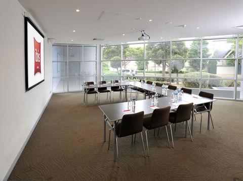 Ibis Melbourne - Glen Waverley - Flights 29