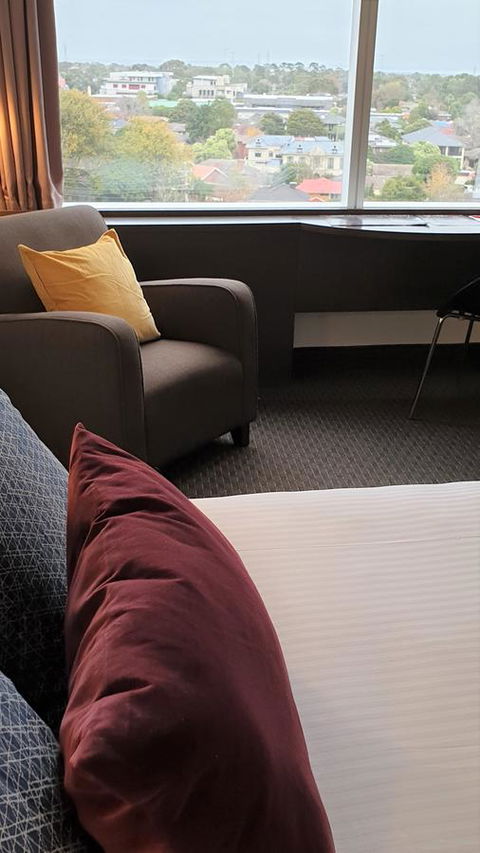 Ibis Melbourne - Glen Waverley - Flights 12