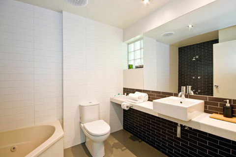 Lorne Bay View Motel - Flights 28