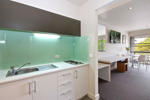 Lorne Bay View Motel - Flights 27