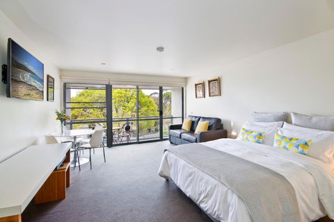 Lorne Bay View Motel - Flights 26