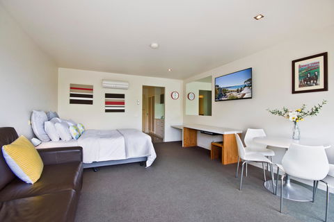 Lorne Bay View Motel - Flights 24