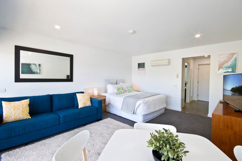Lorne Bay View Motel - Flights 36