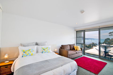 Lorne Bay View Motel - Flights 3