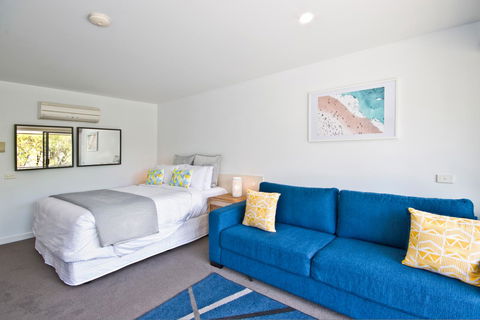 Lorne Bay View Motel - Flights 18