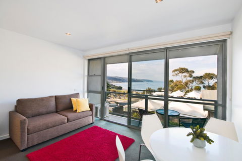 Lorne Bay View Motel - Flights 2