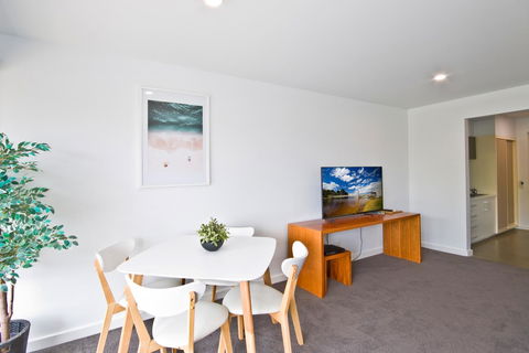 Lorne Bay View Motel - Flights 19