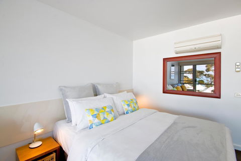 Lorne Bay View Motel - Flights 12