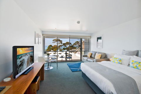 Lorne Bay View Motel - Flights 13