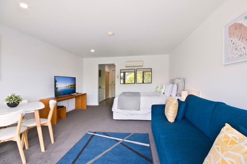 Lorne Bay View Motel - Flights 20