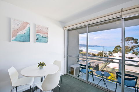Lorne Bay View Motel - Flights 14