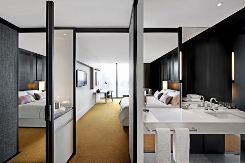 Crown Metropol Melbourne - Flights 20