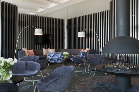 Crown Metropol Melbourne - Flights 9