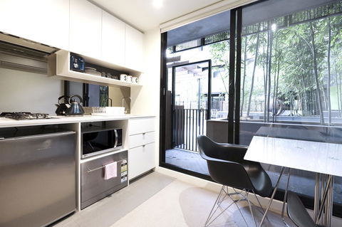 Mono Apartments On Franklin Street - Flights 26