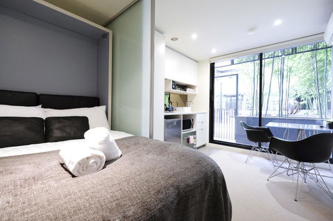Mono Apartments On Franklin Street - Flights 25