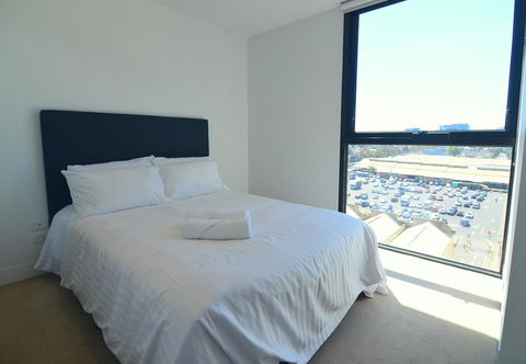 Mono Apartments On Franklin Street - Flights 32